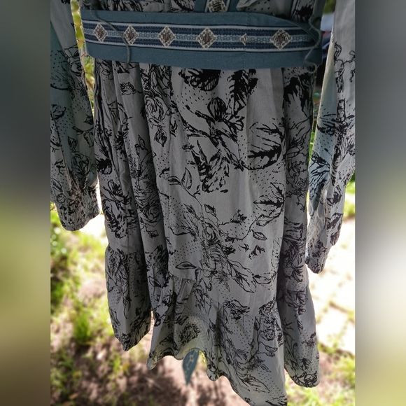 Floral Blue Ruffle Dress - Picture 15 of 17